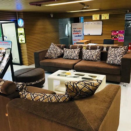 Astra Suites Central チエンマイ エクステリア 写真