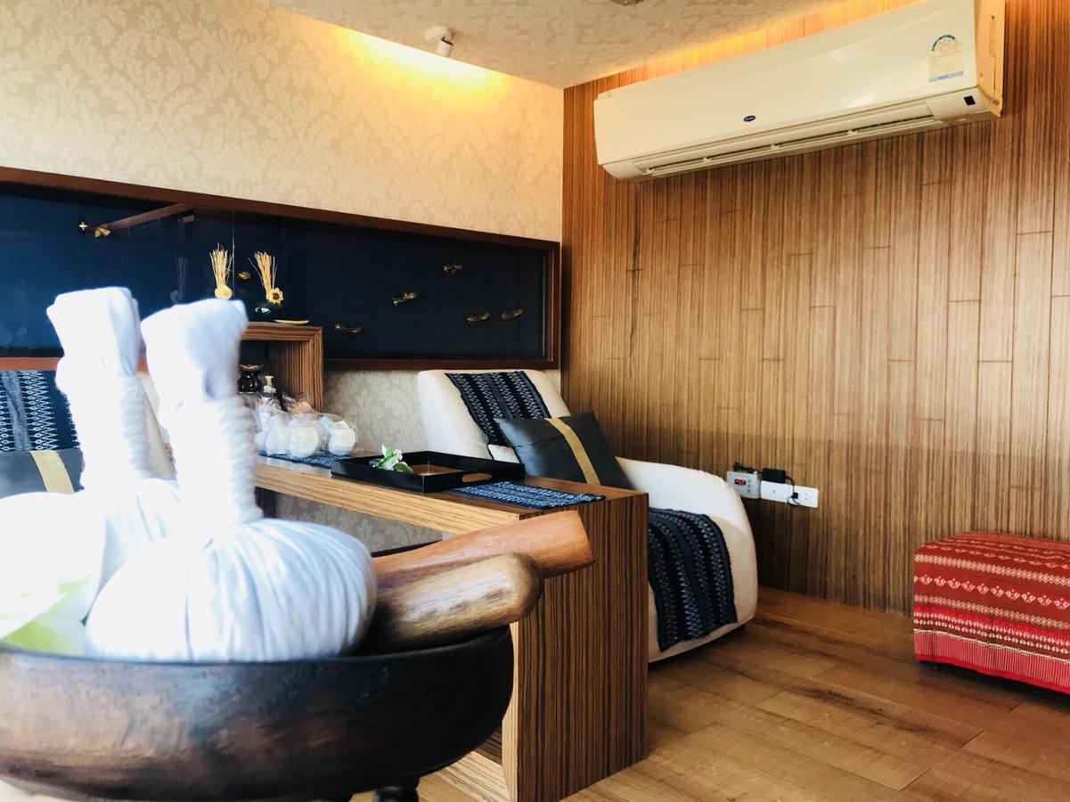 Astra Suites Central チエンマイ エクステリア 写真