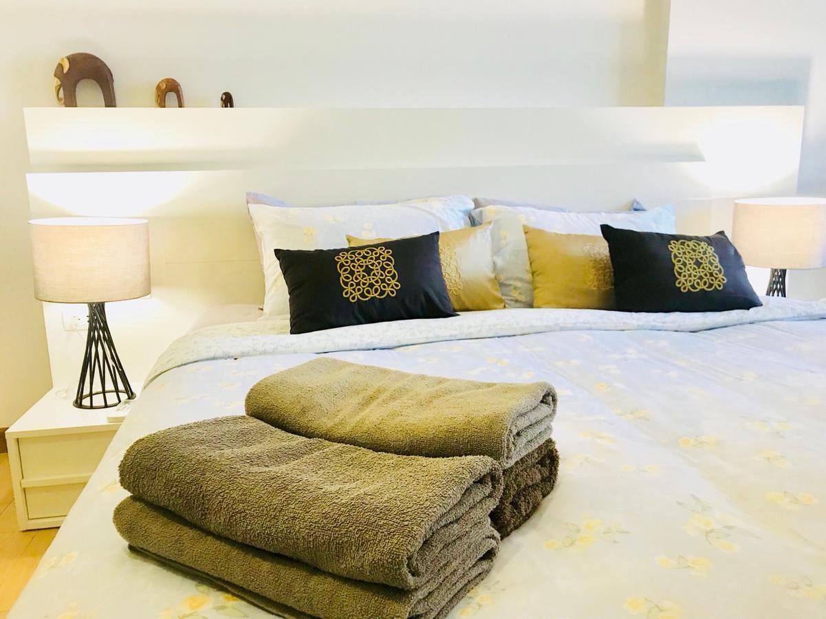 Astra Suites Central チエンマイ エクステリア 写真