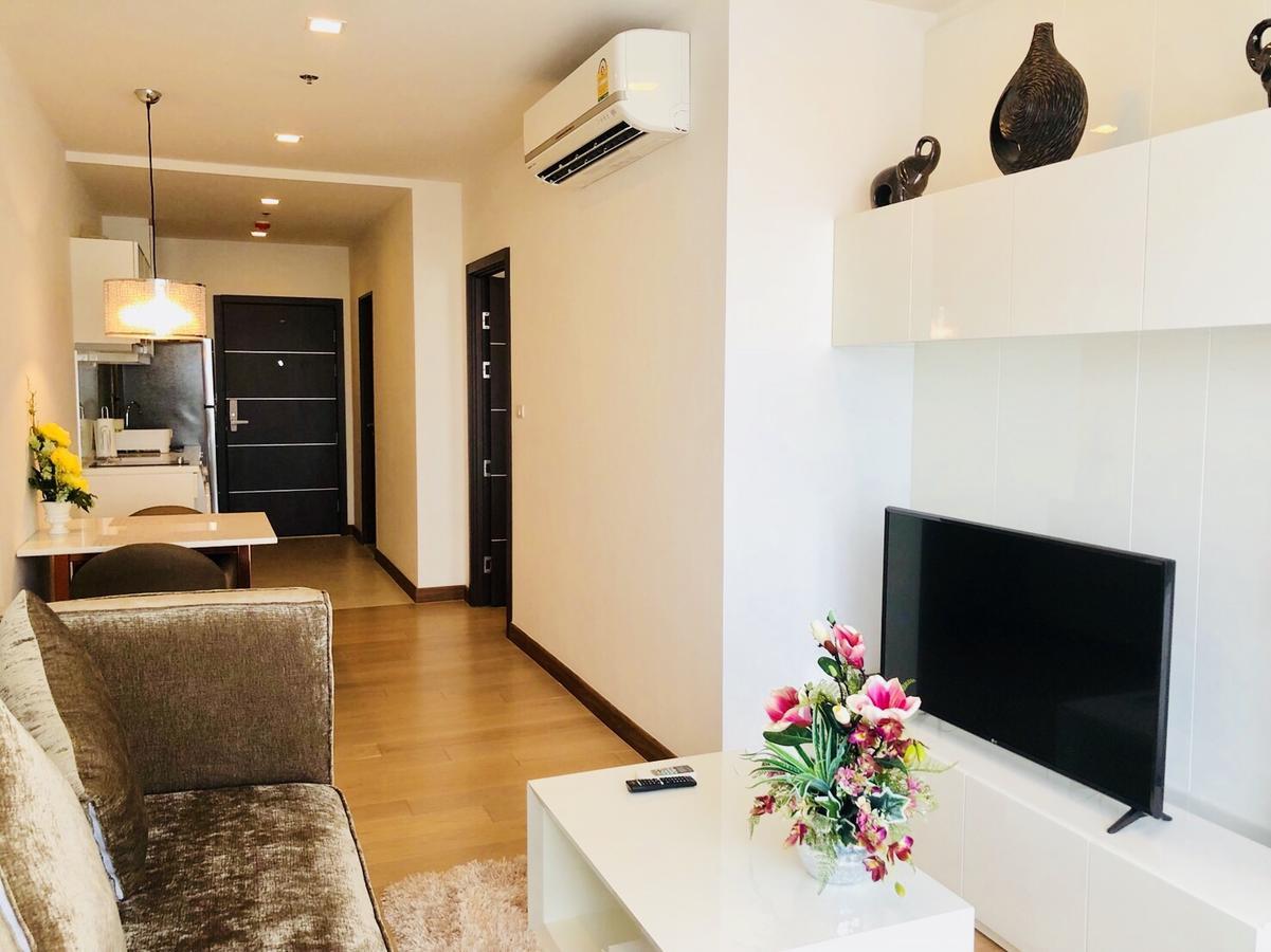Astra Suites Central チエンマイ エクステリア 写真
