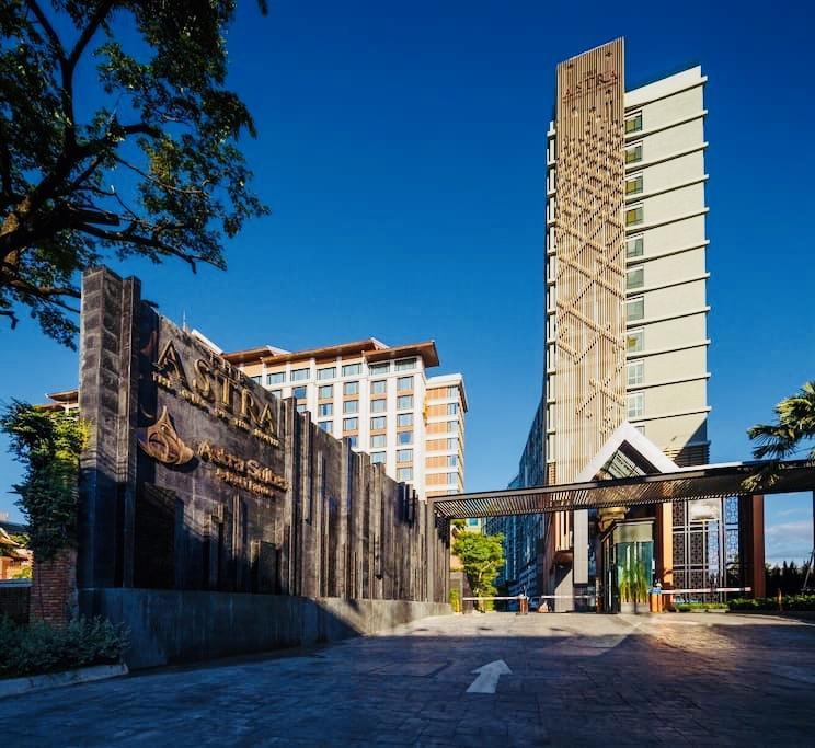 Astra Suites Central チエンマイ エクステリア 写真