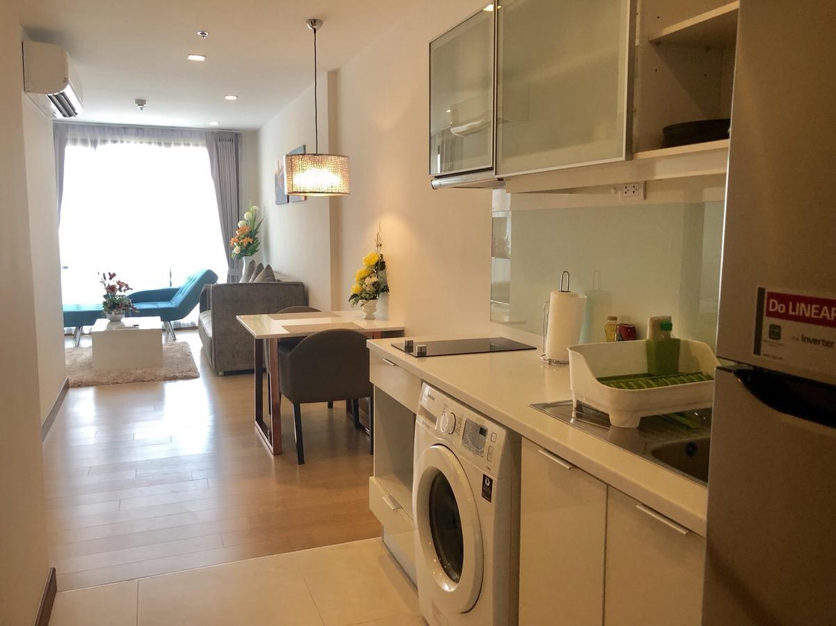 Astra Suites Central チエンマイ エクステリア 写真