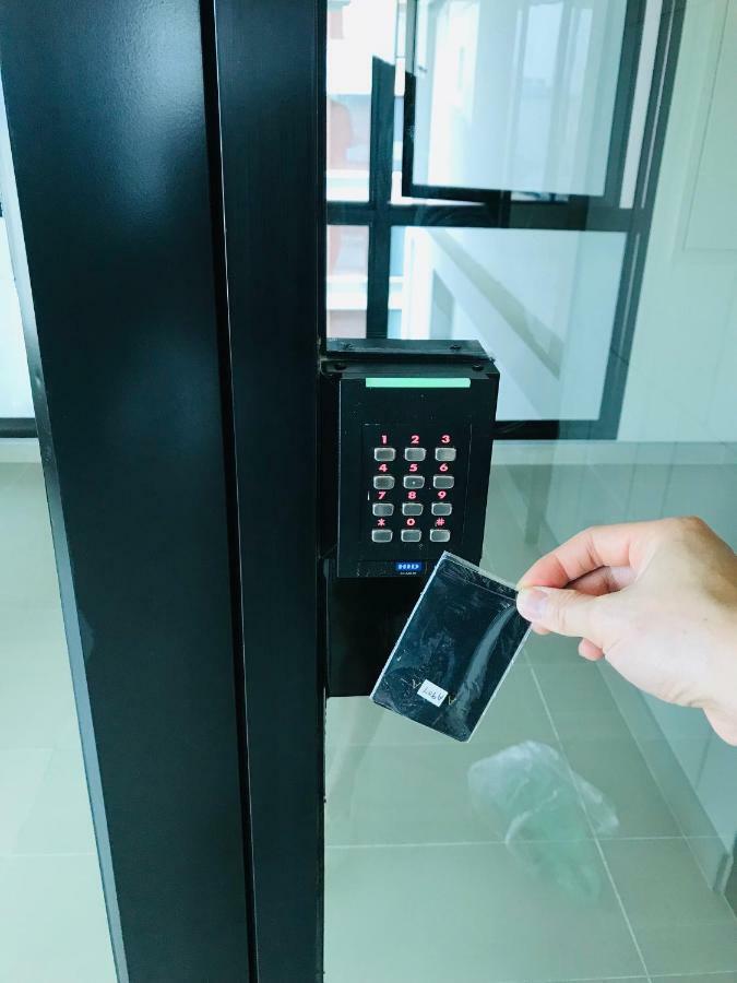 Astra Suites Central チエンマイ エクステリア 写真